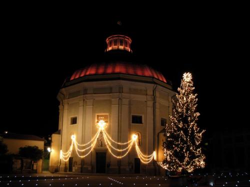 chiesa-luminarie-facciata