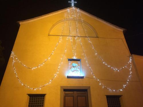 facciata-chiesa-fili-luci