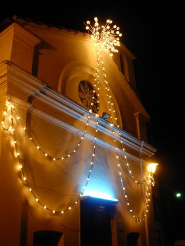 facciata-chiesa-luminarie-stella