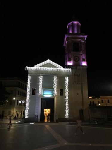 facciata-palazzo-campanile-luminarie