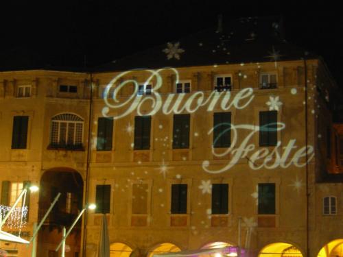 proiezione-facciata-buone-feste